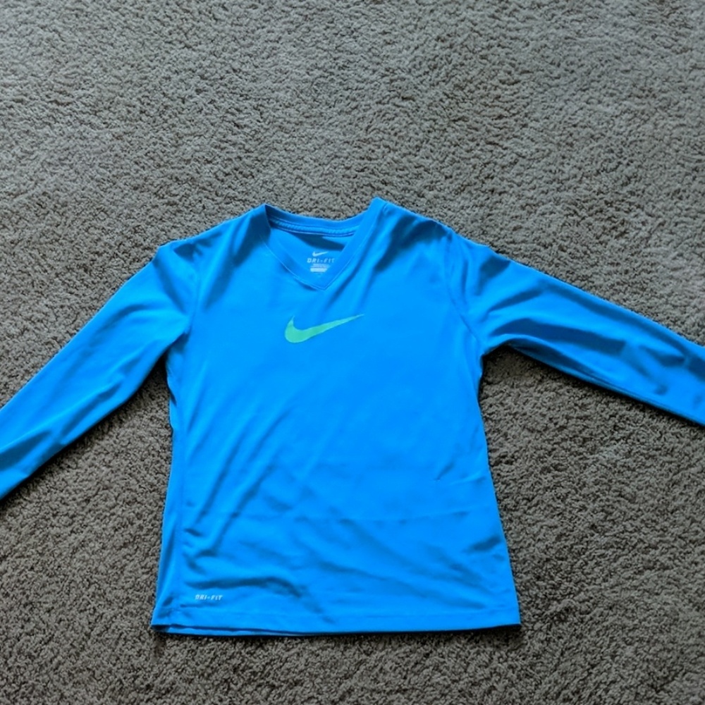 Girls long sleeve Nike top